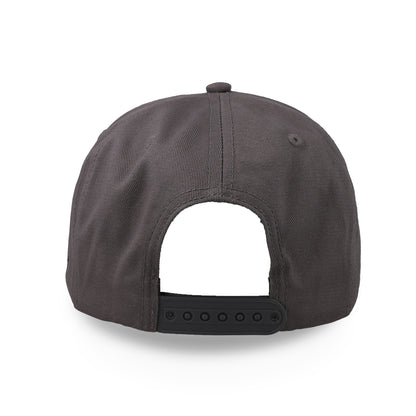 Gorra Sportcaps de 5 Paneles Gris Oscuro y Visera de Gamuza Negra Ajustable